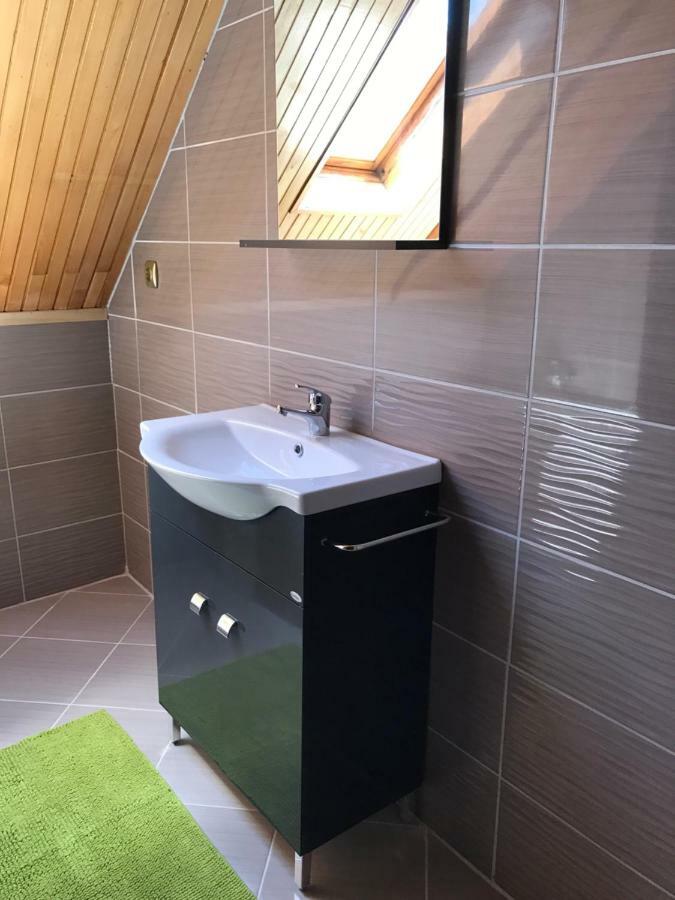 Rozsavoelgy Apartman بالاتوليلّي المظهر الخارجي الصورة